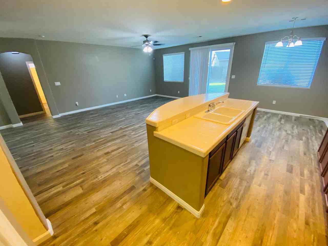 5203 Sweet Sunblaze Ave - Photo 3 of 13