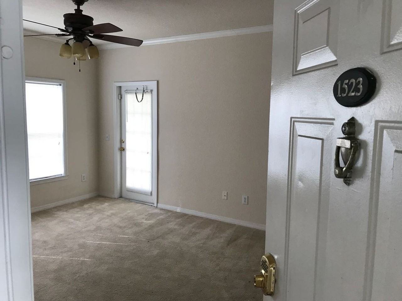 3563 Conroy Rd - Photo 2 of 12