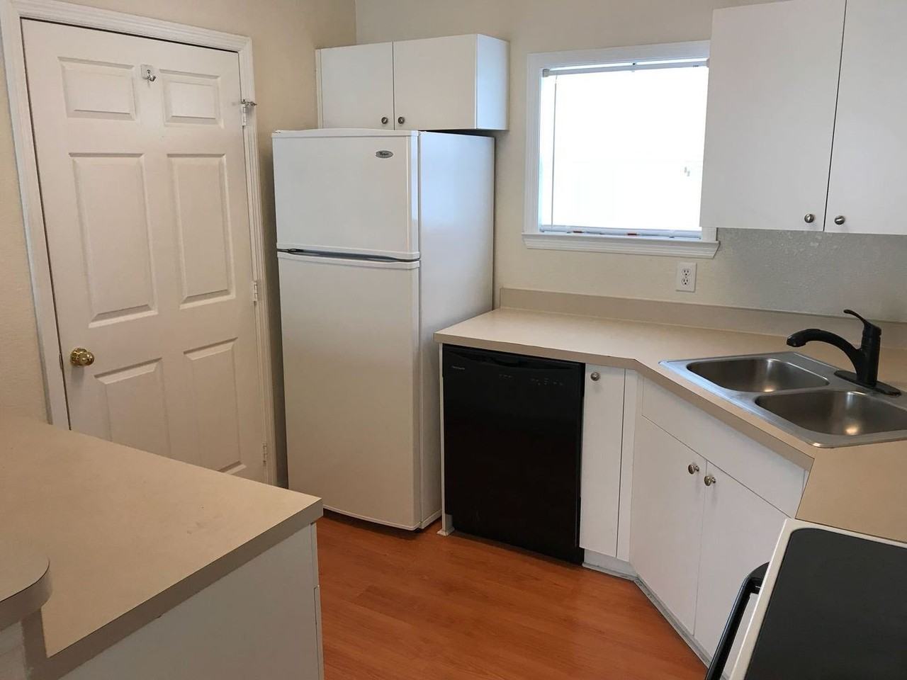 3563 Conroy Rd - Photo 5 of 12