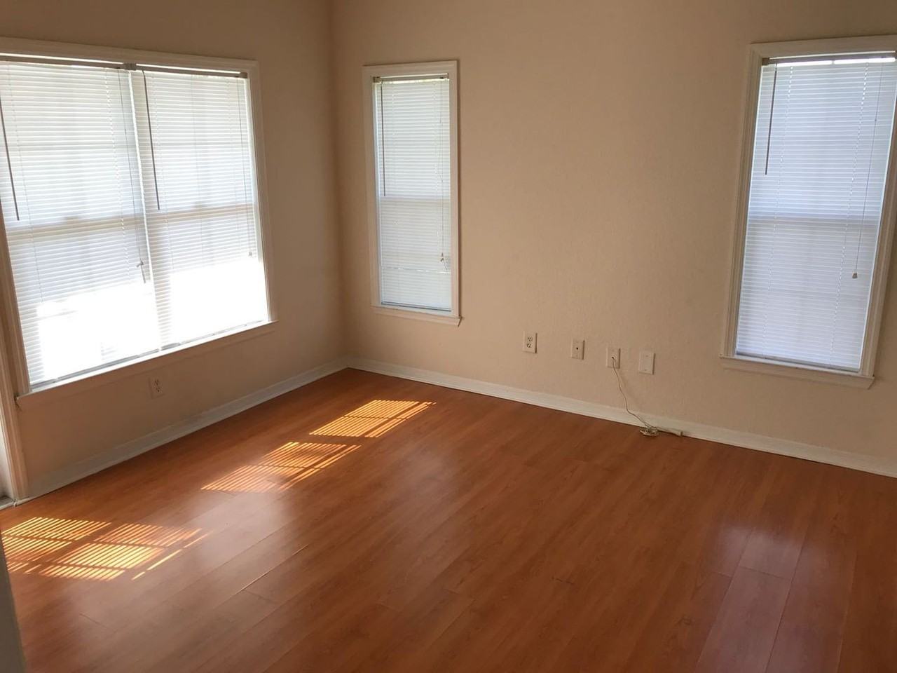 3563 Conroy Rd - Photo 6 of 12