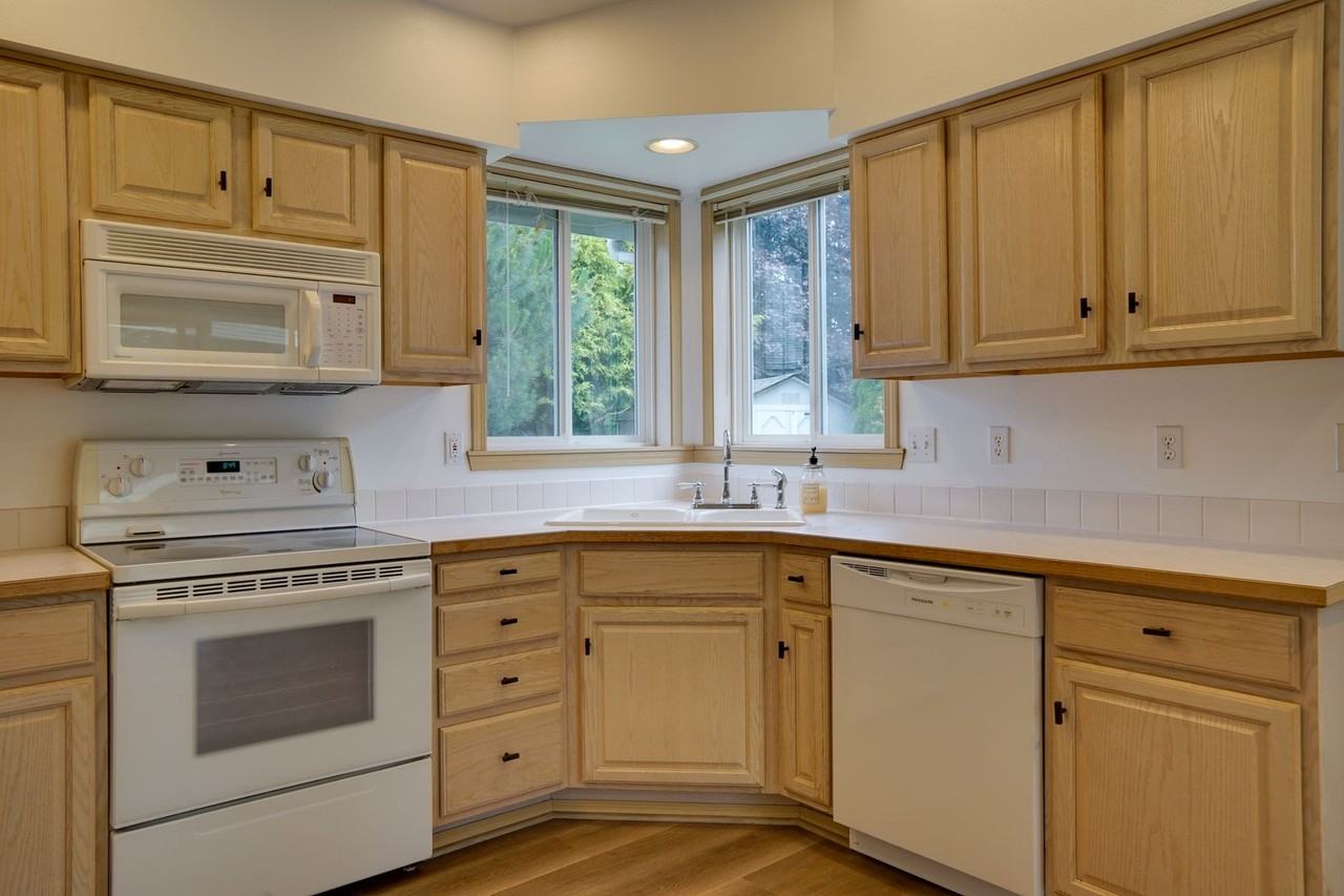 1910 N Ct Se - Photo 3 of 20