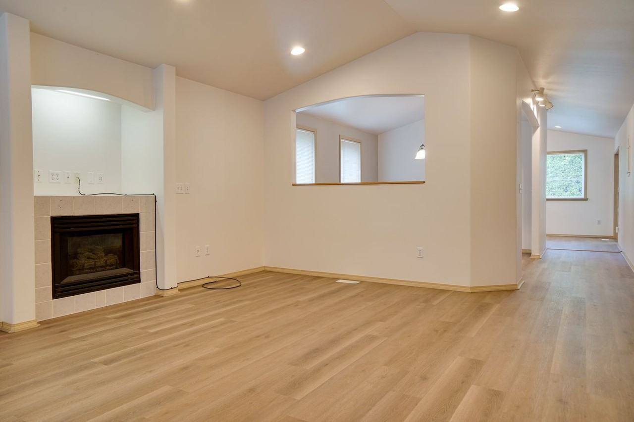 1910 N Ct Se - Photo 4 of 20
