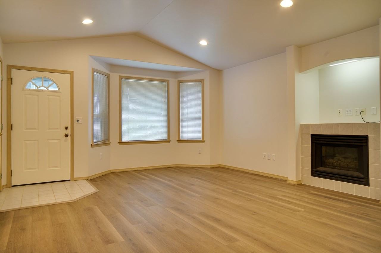 1910 N Ct Se - Photo 6 of 20