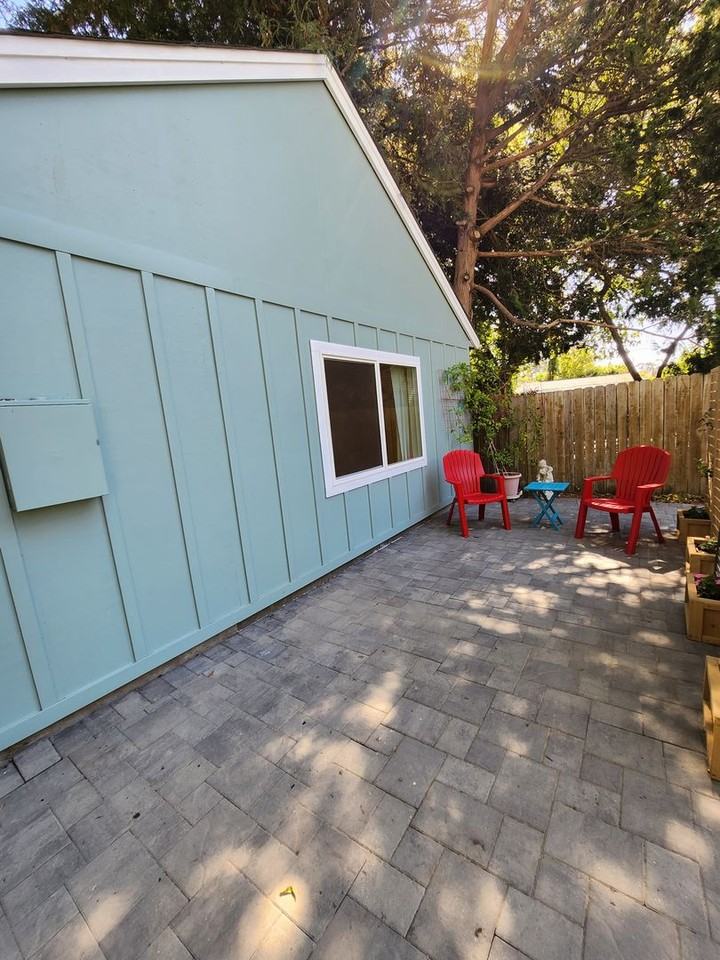 243 Florence Ave - Photo 3 of 20