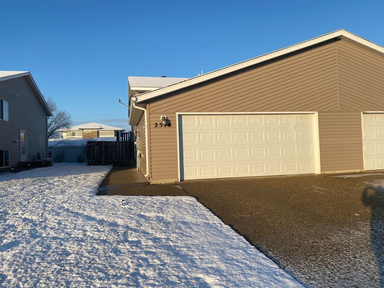 2570 Amber Valley Ct S - Photo 2 of 48