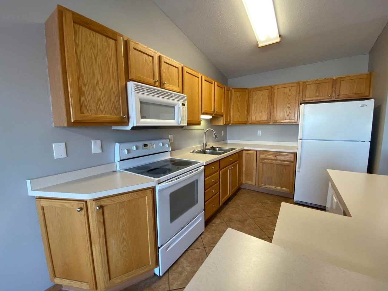 2570 Amber Valley Ct S - Photo 7 of 48