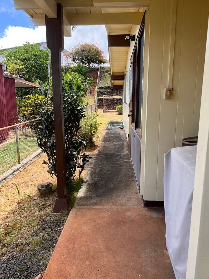 2233 Apaakuma St - Photo 3 of 14