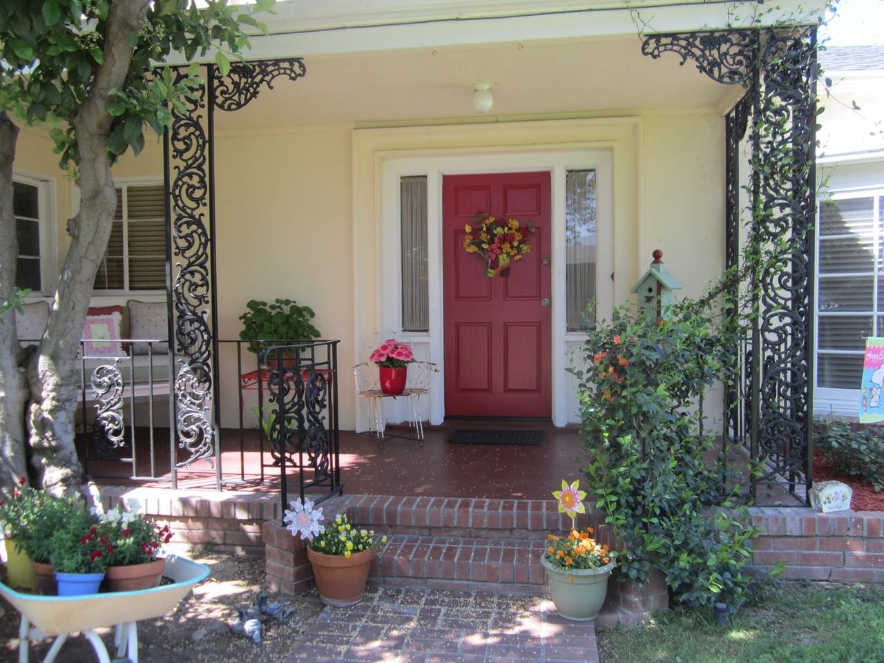 2586 Prince Albert Dr - Photo 2 of 23