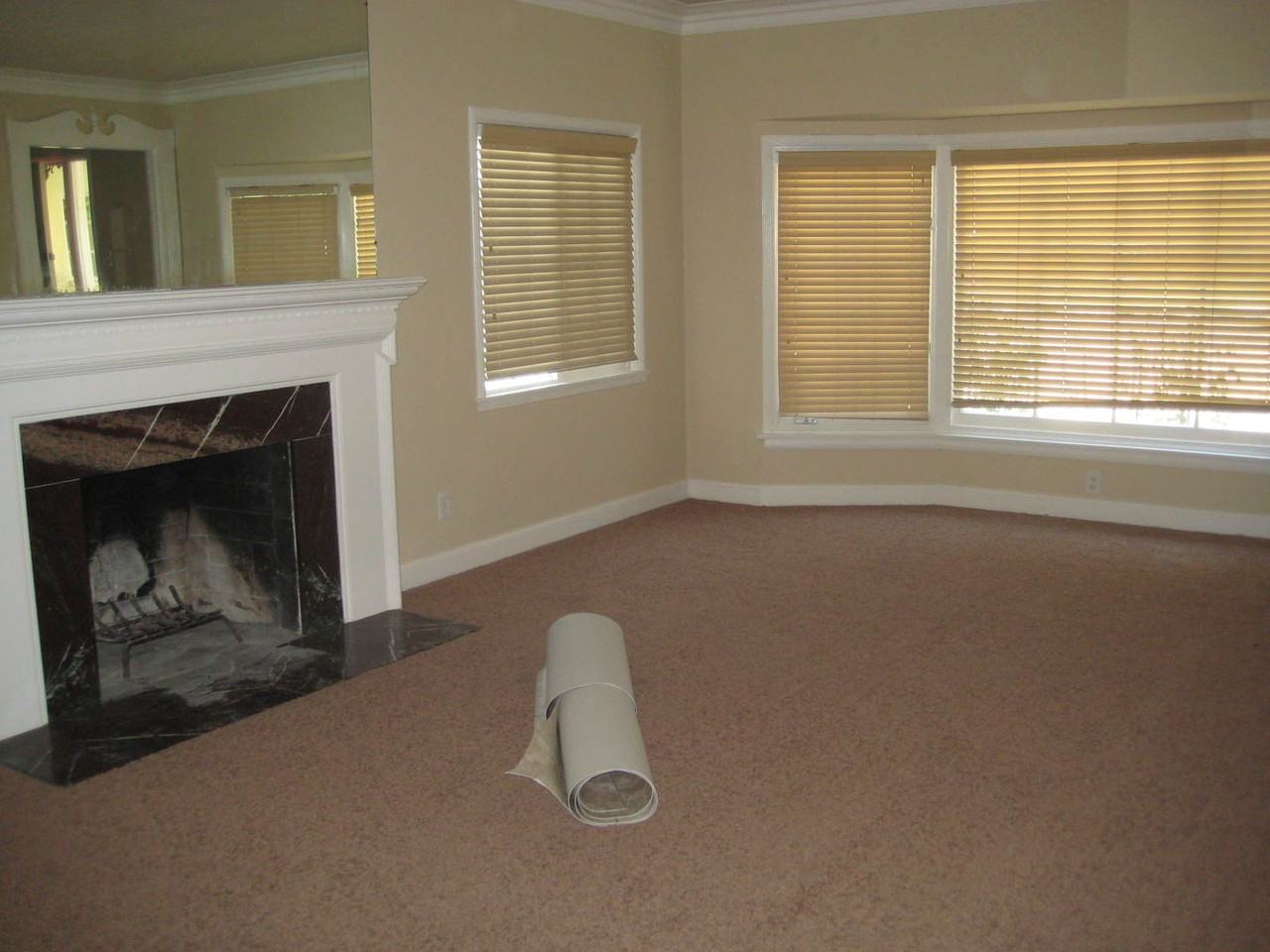 2586 Prince Albert Dr - Photo 4 of 23