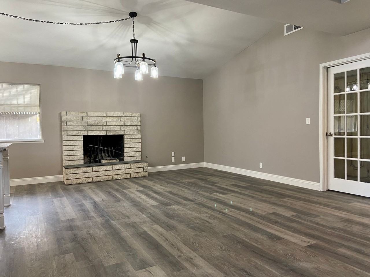 912 Jessica St - Photo 5 of 19