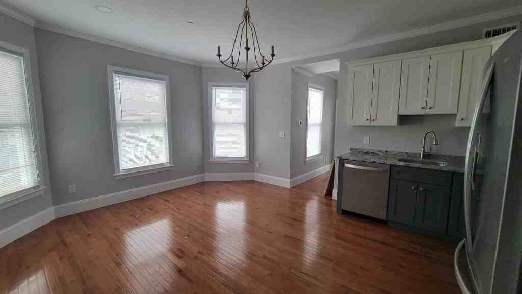 761 Highland Ave #5 - Photo 2 of 9