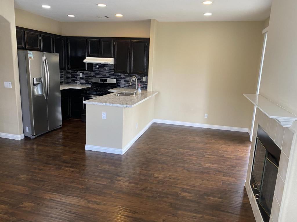 10852 Ivy Hill Dr Unit 1 - Photo 2 of 12