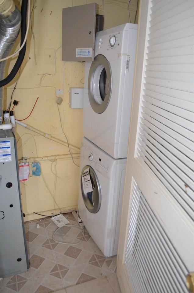 1778 Dutch Village Dr - Photo 3 of 5