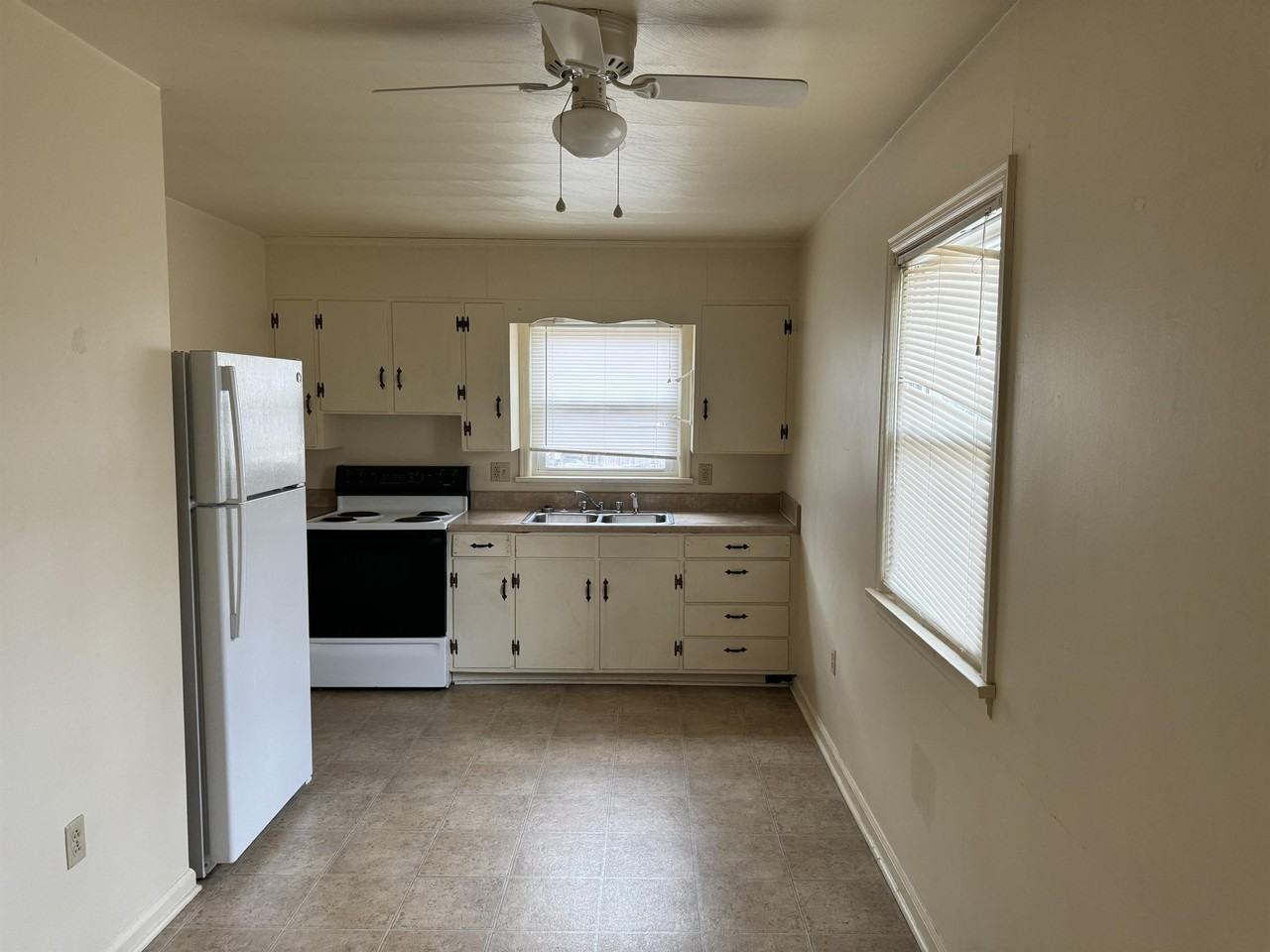 2816 Idlewild Blvd Ne #1 - Photo 2 of 10