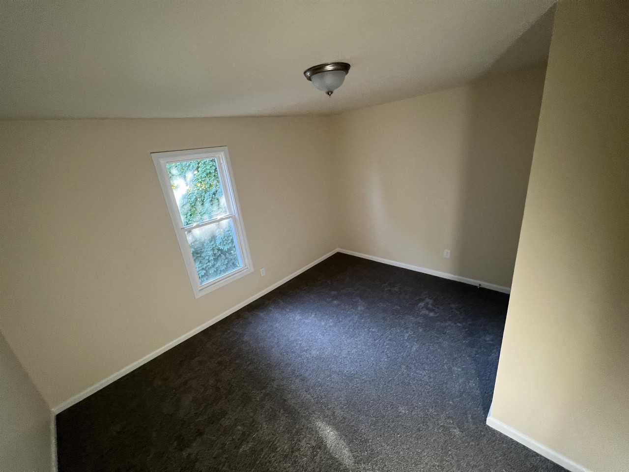 915 W 3rd St - Photo 2 of 9