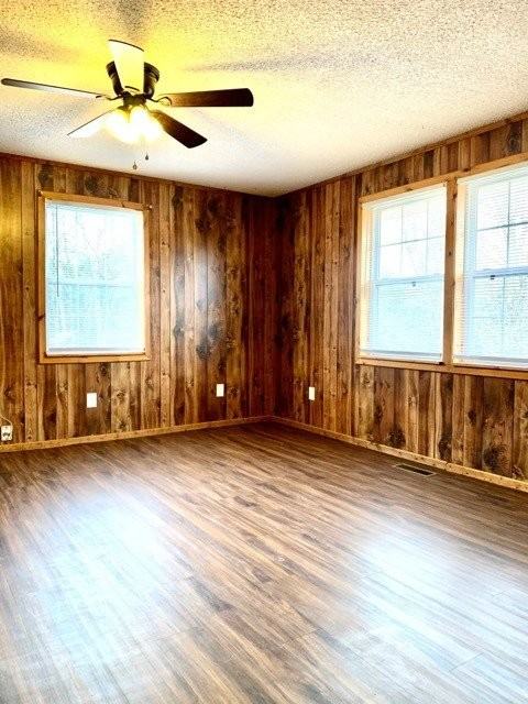 3441 Lylewood Rd - Photo 3 of 15