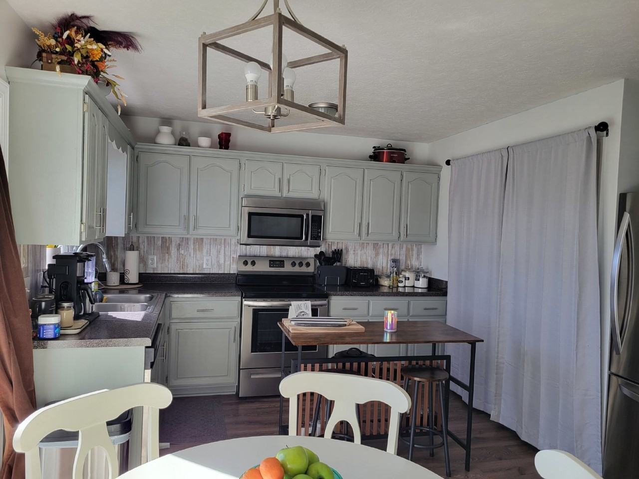 150 Cora St - Photo 6 of 18