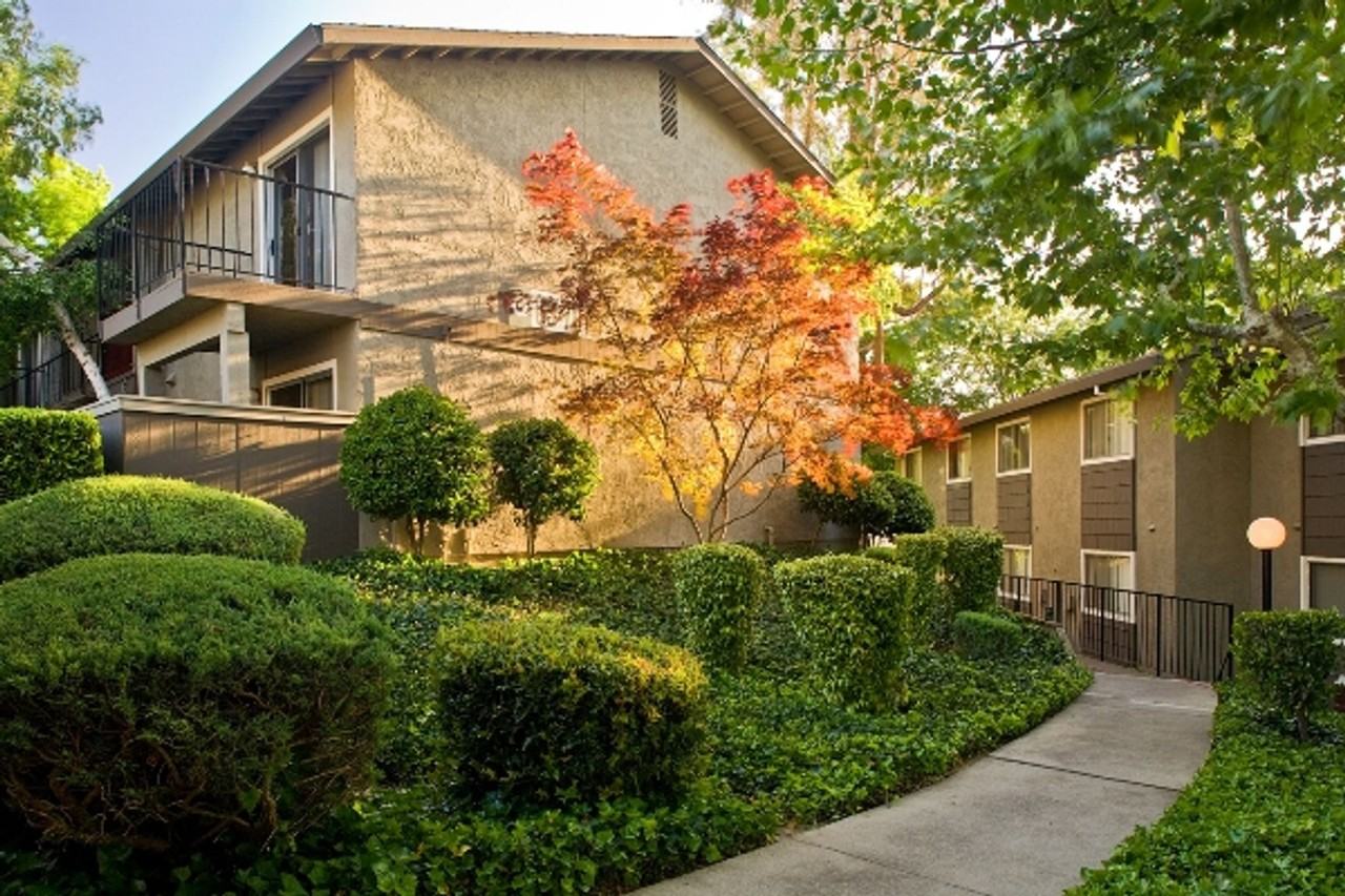 814-Summer Hills Apartments - Photo 3 of 19