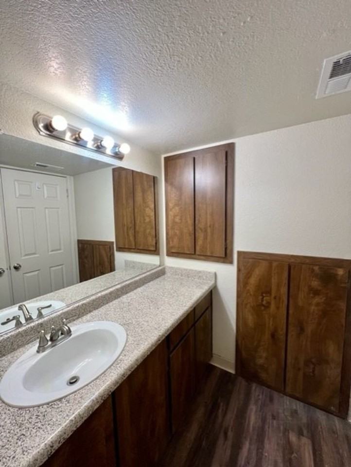 814-Summer Hills Apartments - Photo 6 of 19