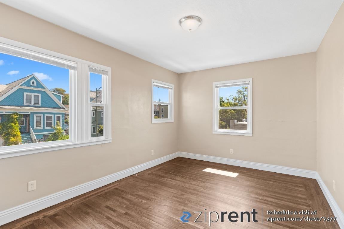 709 E 18th St - Photo 3 of 17