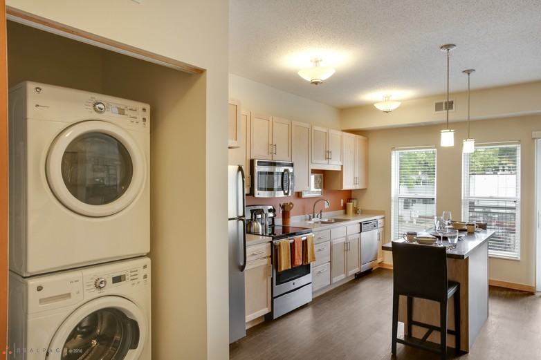 8th & 11 Ave S #614 - Photo 4 of 12