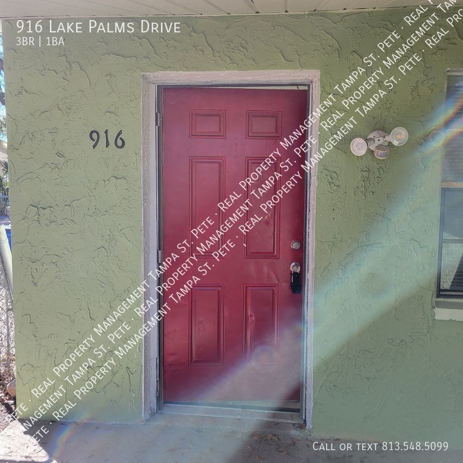 916 Lake Palms Dr - Photo 2 of 21