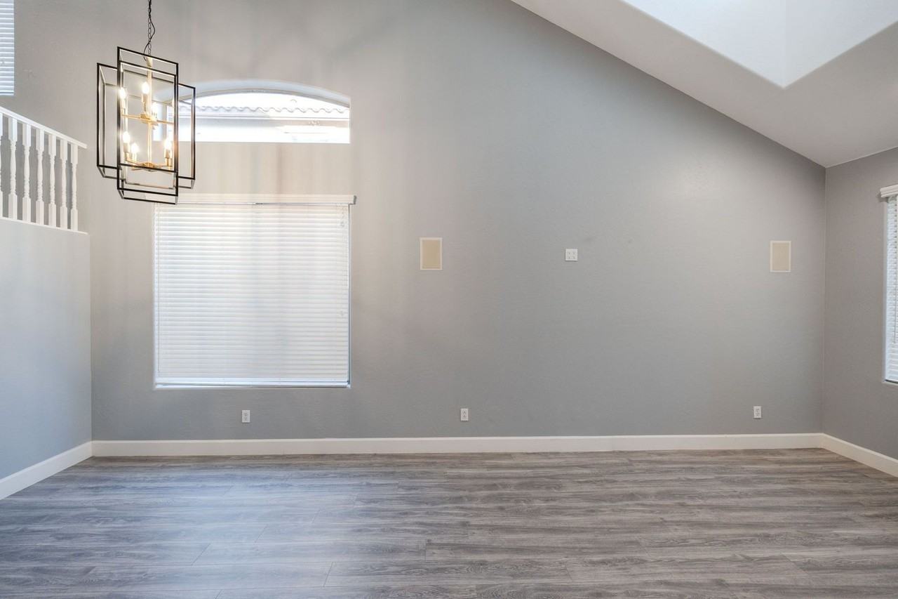 1546 E Nightingale Ln - Photo 6 of 50