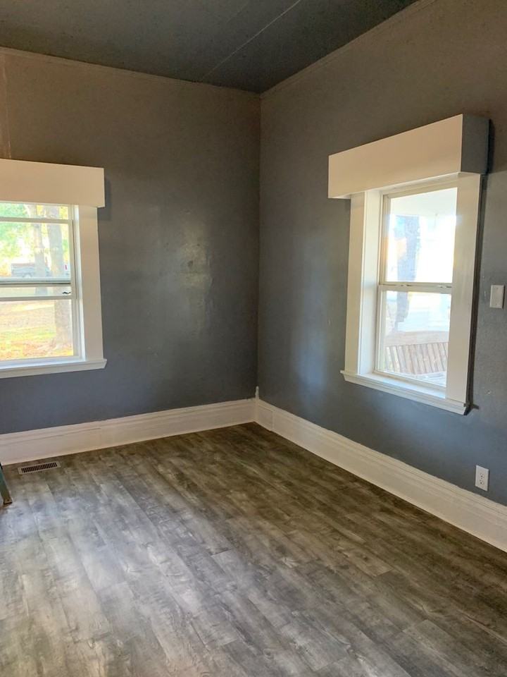 939 Bell Rd - Photo 3 of 12