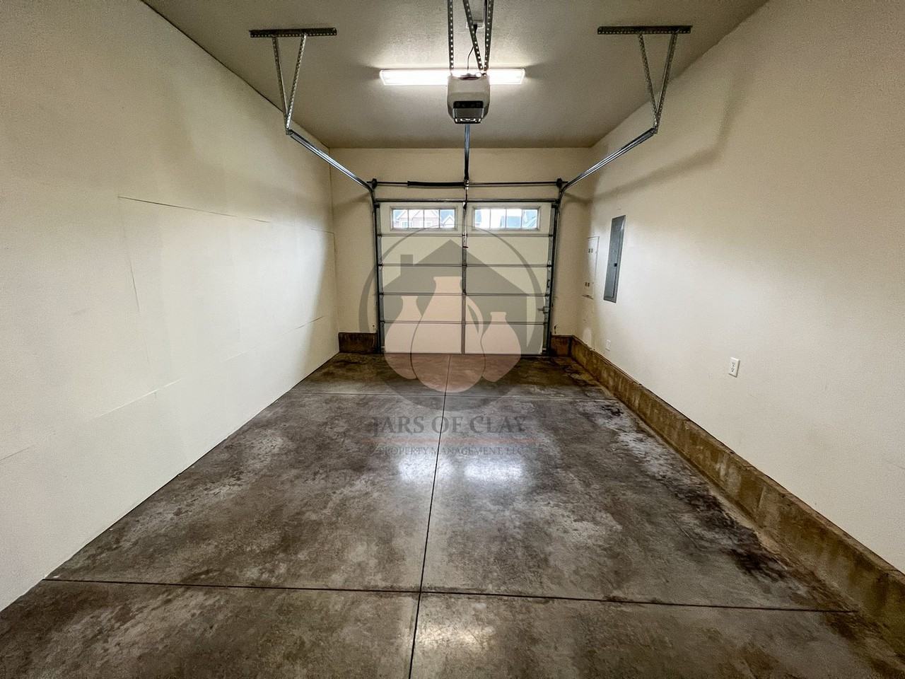 1009 Brody Ct - Photo 3 of 12