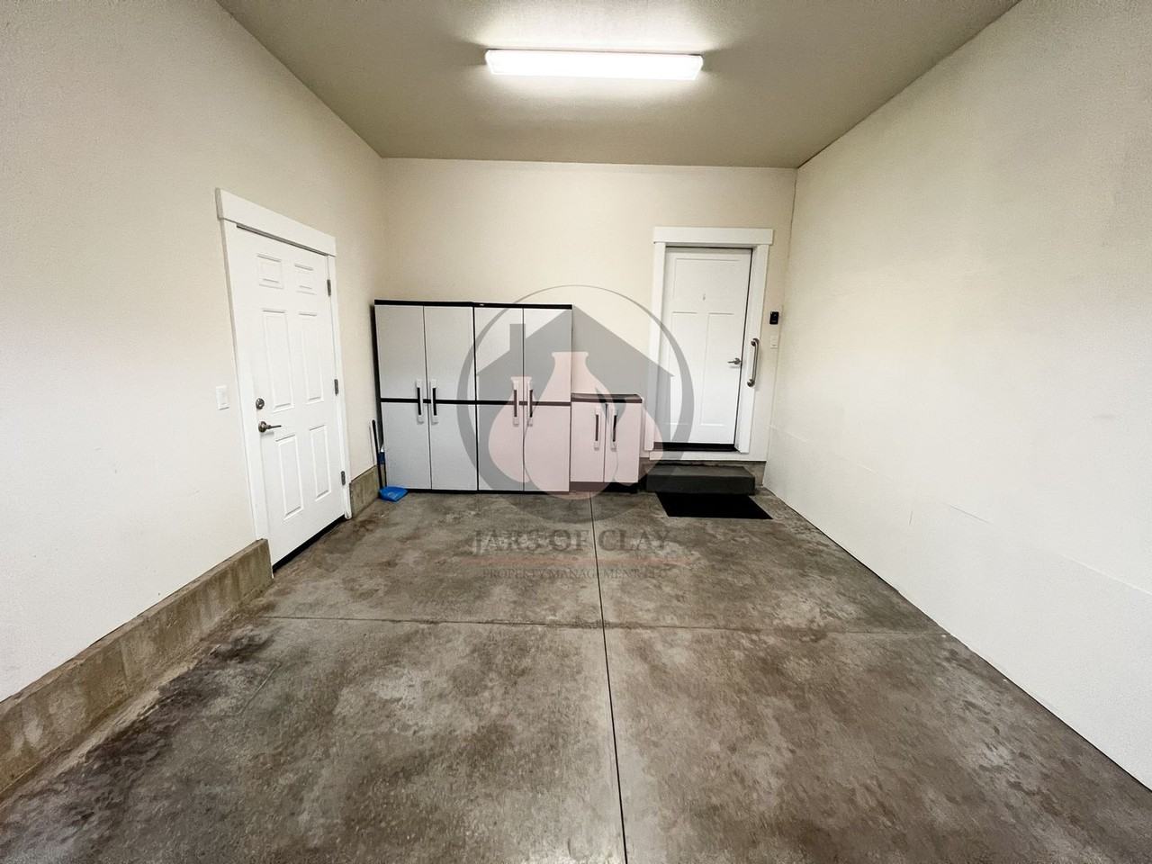 1009 Brody Ct - Photo 4 of 12