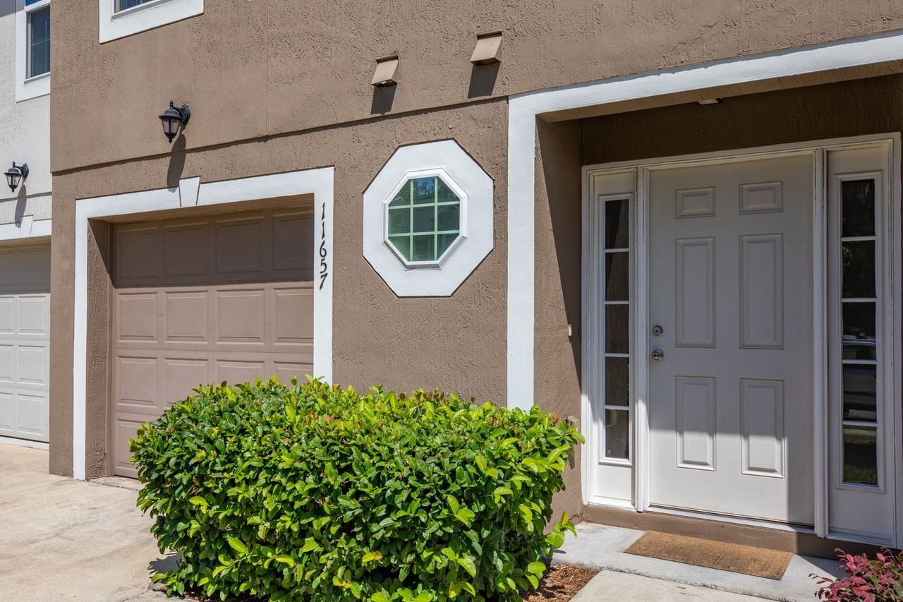 11657 Hickory Oak Dr - Photo 3 of 23