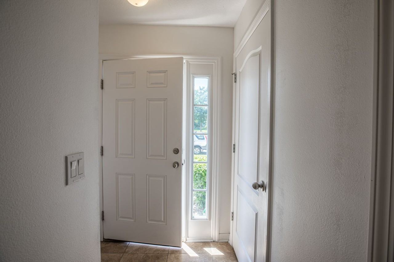11657 Hickory Oak Dr - Photo 2 of 23