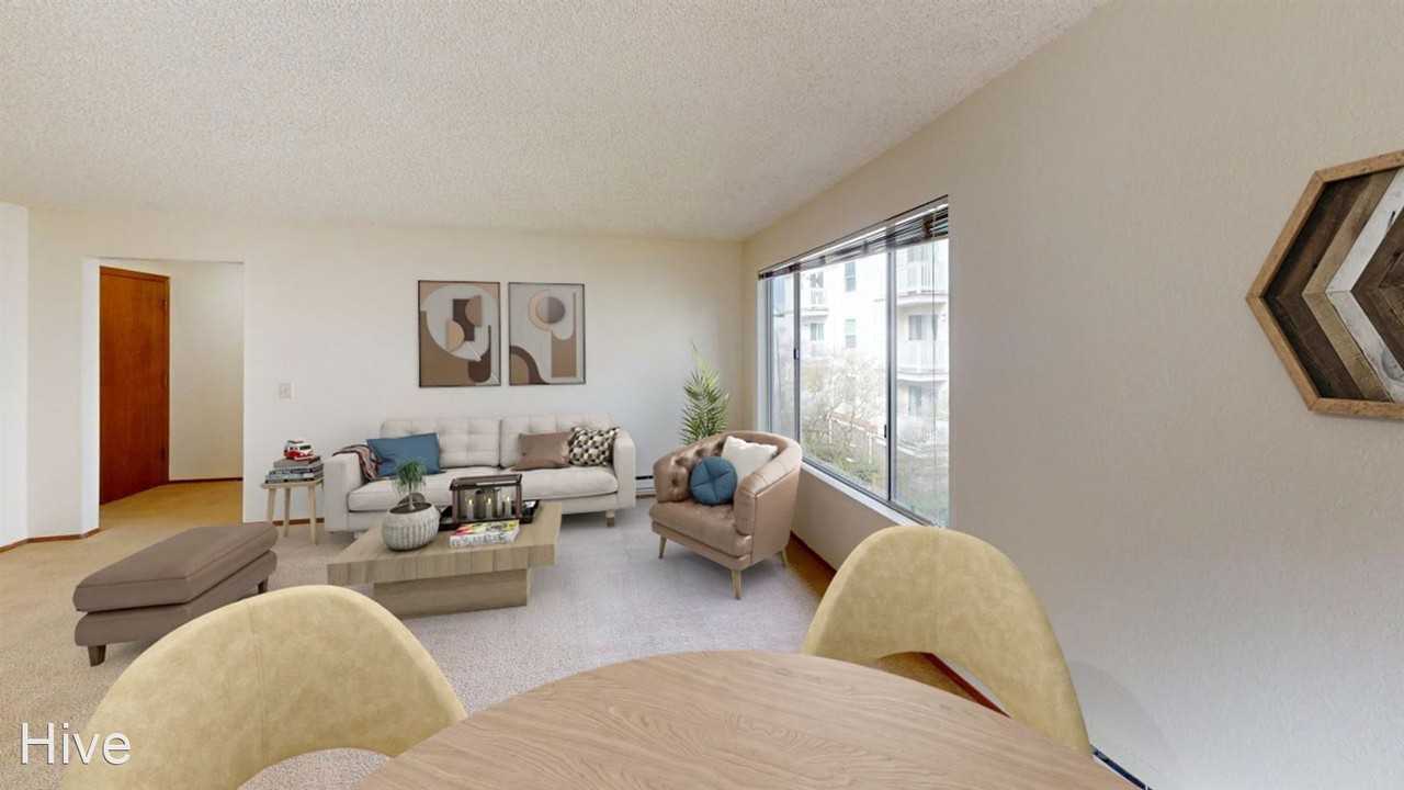 8746 Phinney Ave N - Photo 2 of 19