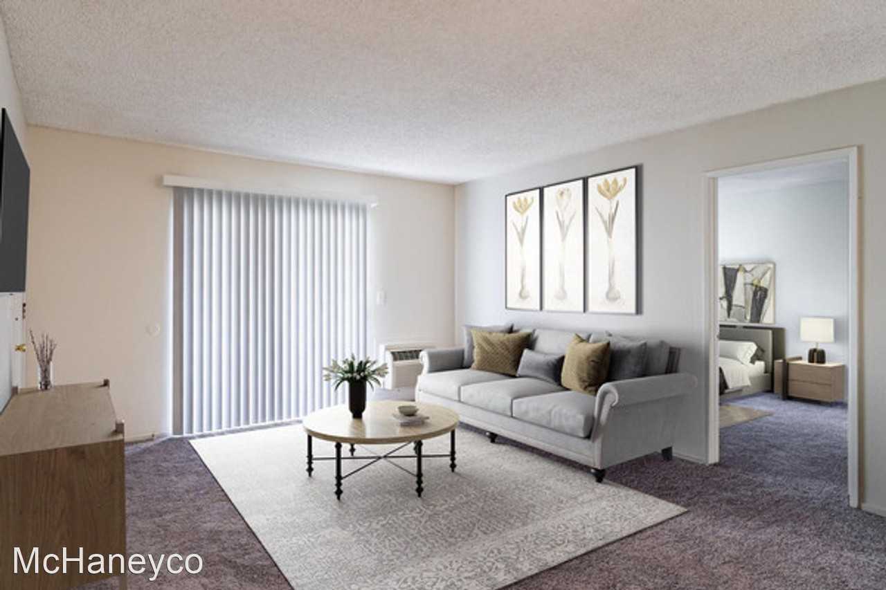 1032 NORTH LILAC AVE. - Photo 3 of 9