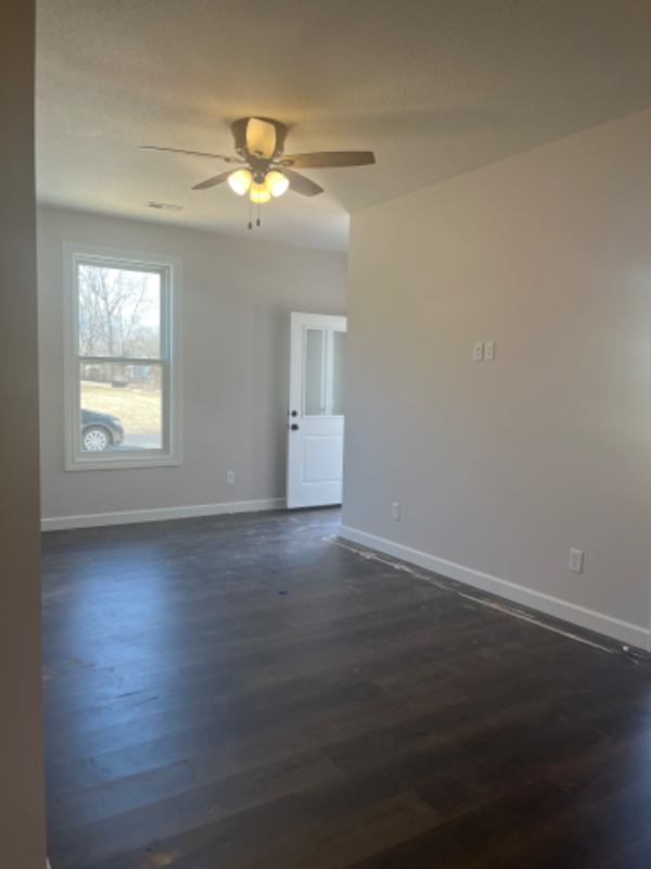 612 Oak St - Photo 3 of 20