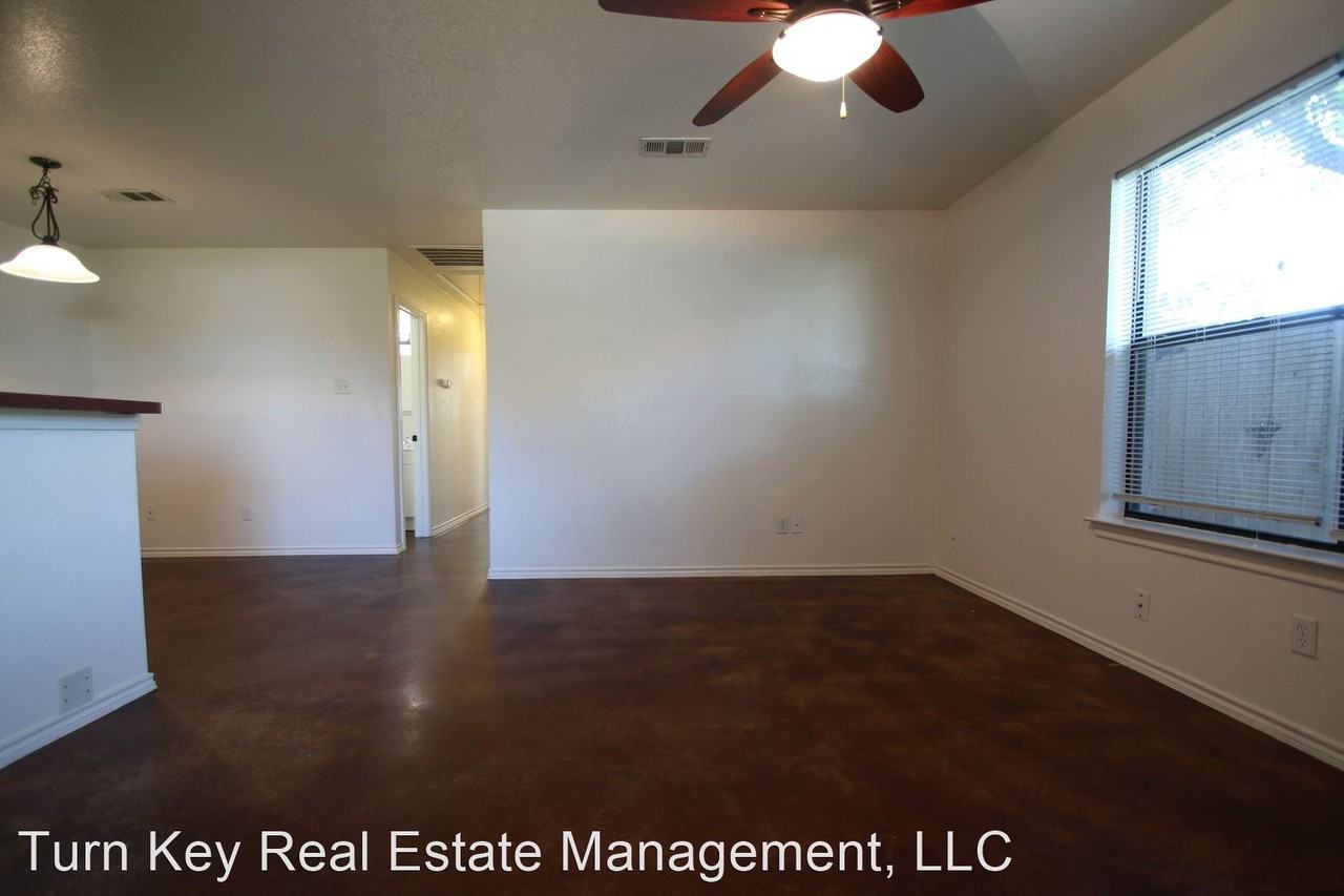 8109-8111 Doreen Ave - Photo 3 of 22