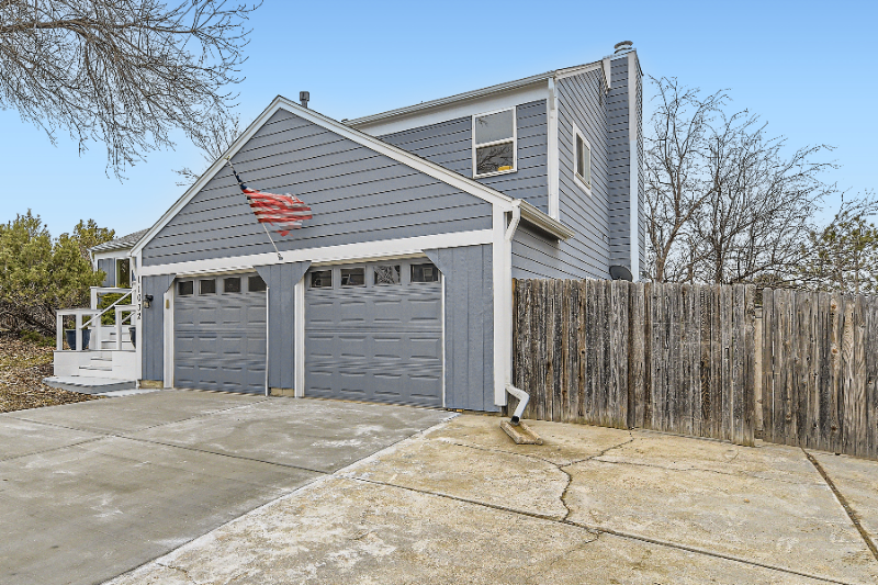 11032 Brownstone Dr - Photo 3 of 50