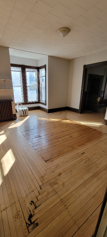 717 W Broadway St #2 - Photo 3 of 8