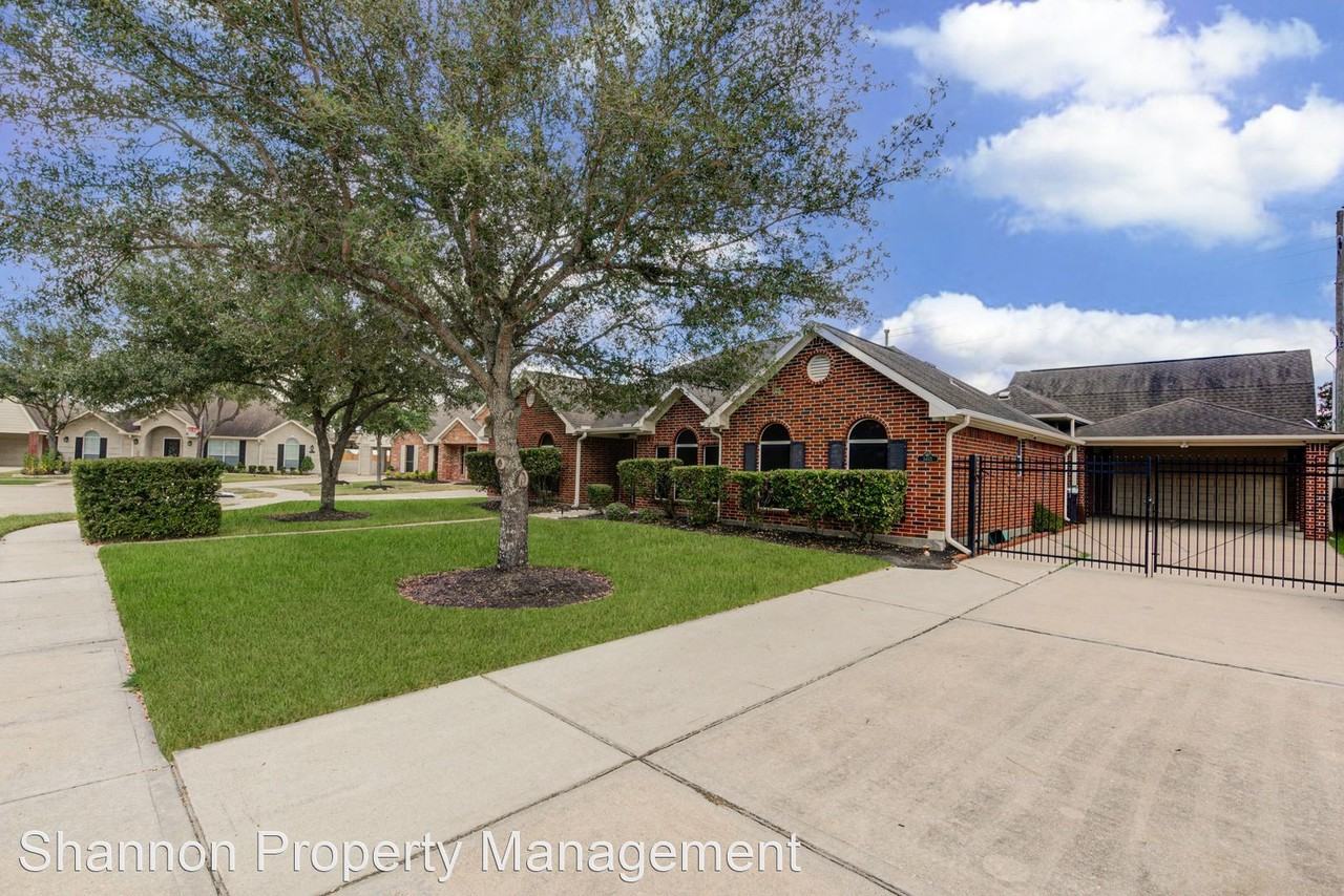 3403 Kerr Ln - Photo 2 of 38