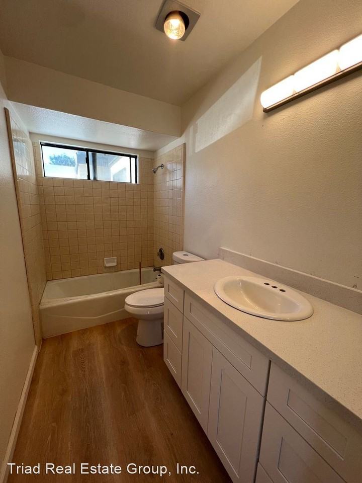 860 Boysen Avenue - Photo 3 of 12