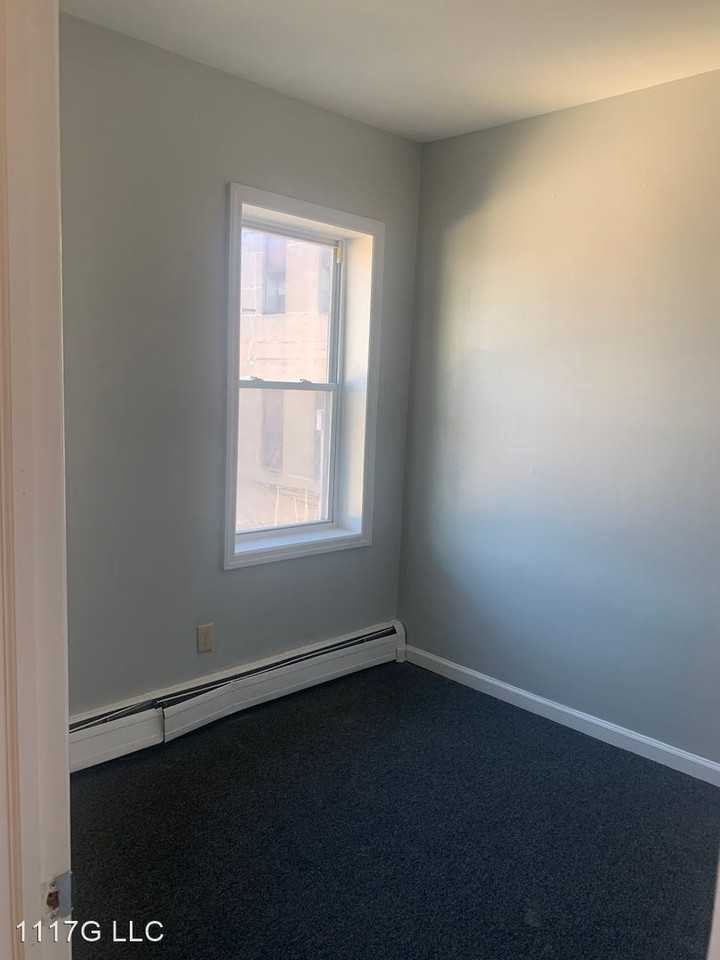 11-17 Governor Street - Photo 2 of 7