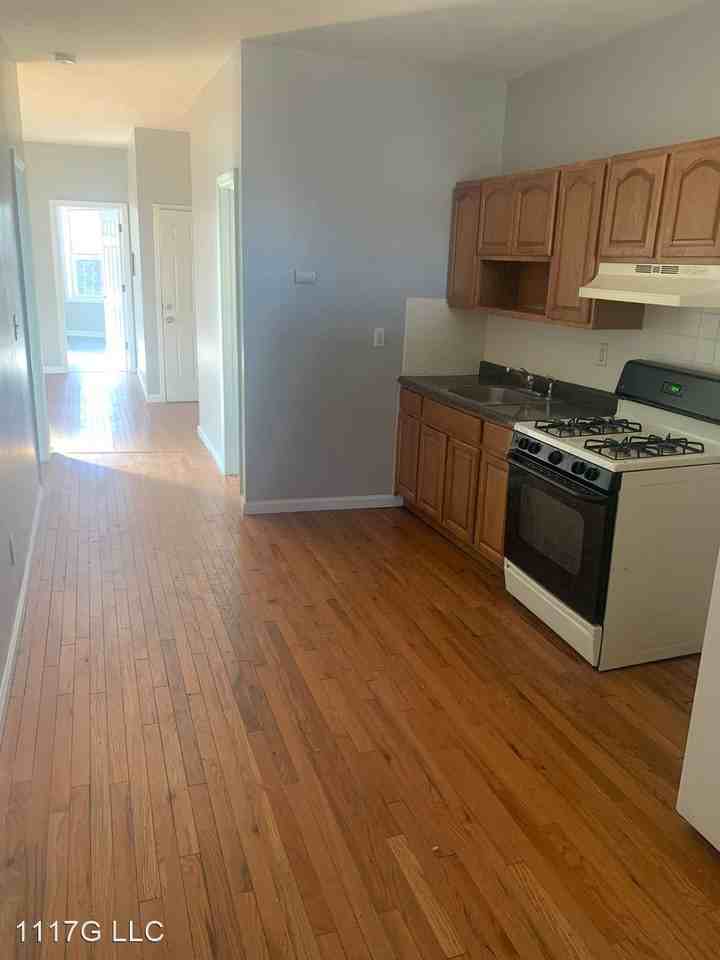 11-17 Governor Street - Photo 3 of 7