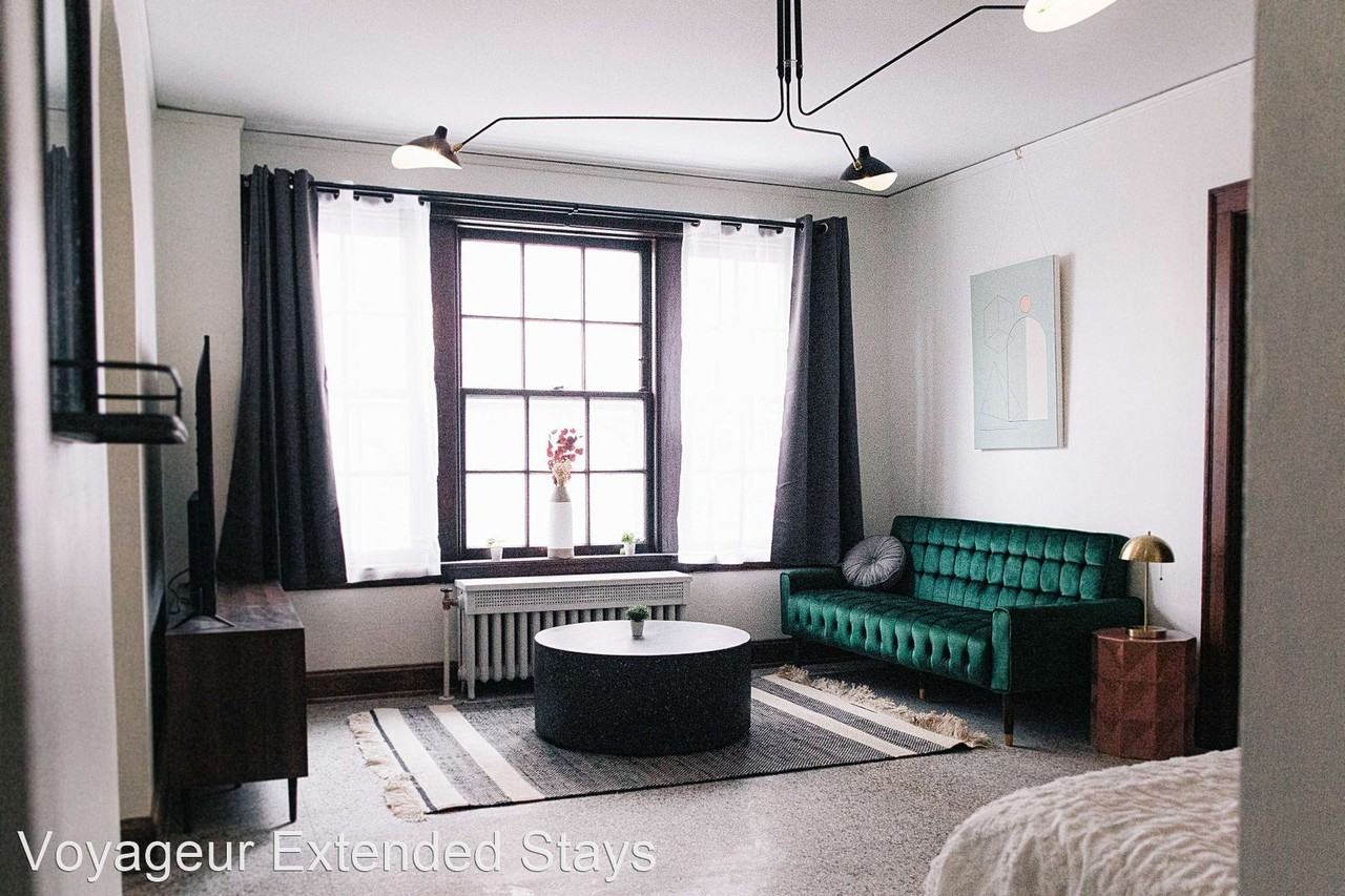 126 East Wilson St - Photo 3 of 32