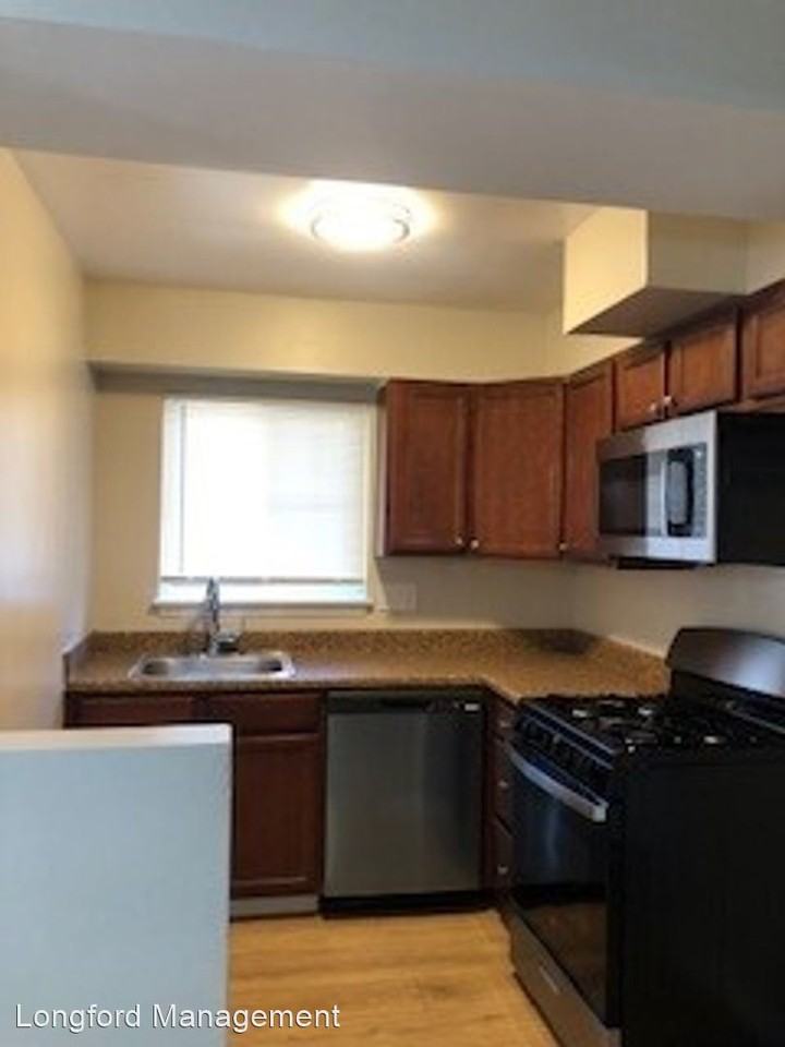 1625 Ingleside Ave - Photo 3 of 17