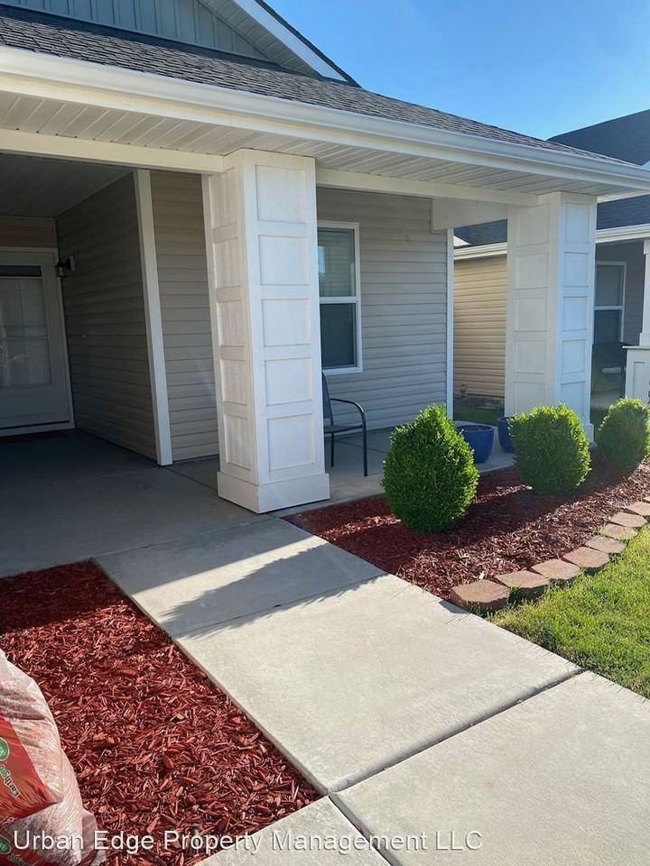 9321 W Idlewood Dr - Photo 2 of 13