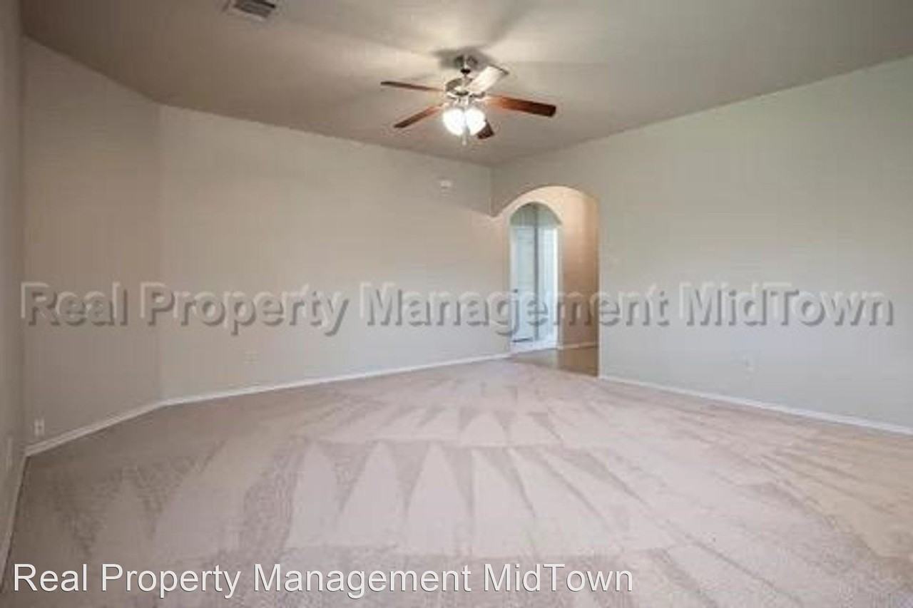 2035 Karsen Ln - Photo 3 of 24