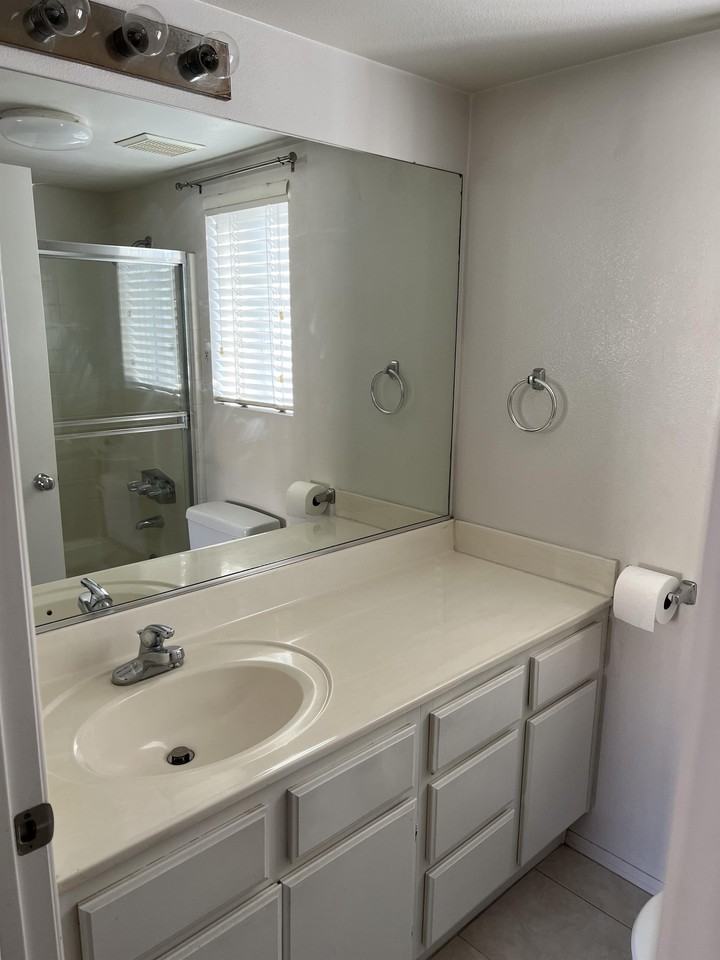 1525 E Spruce St #1 - Photo 7 of 22