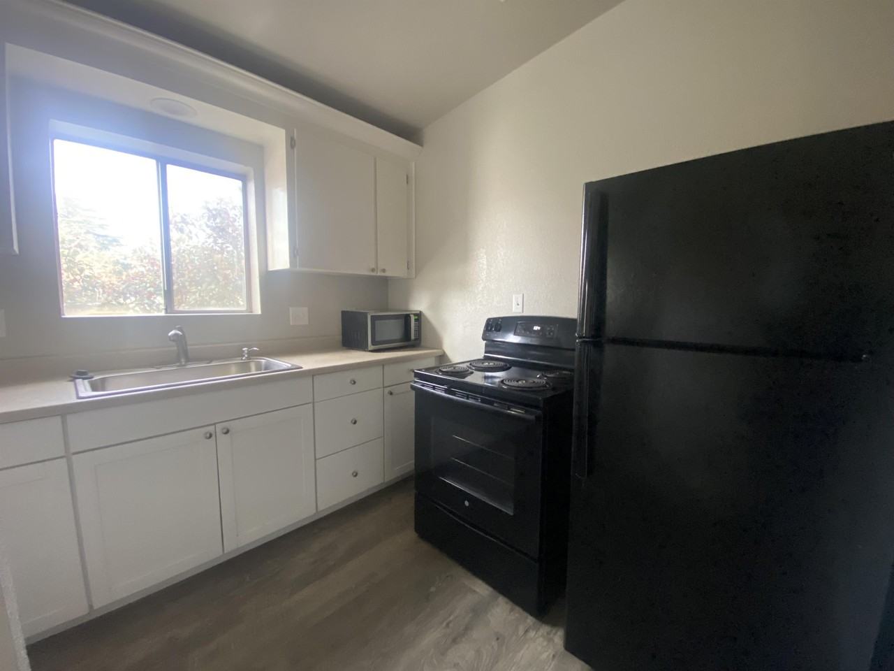 1208 F Street - Photo 3 of 5