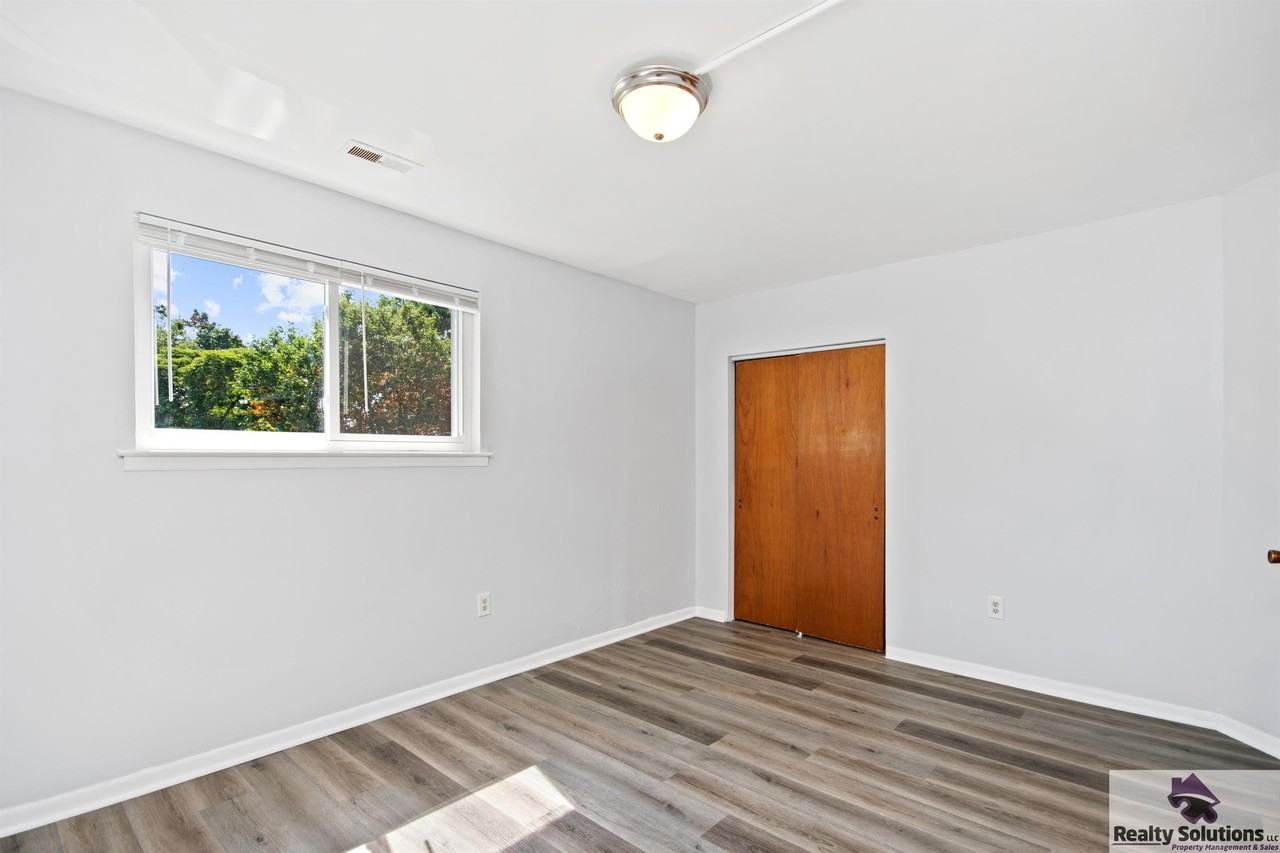 Martinique Apartments - Photo 2 of 12