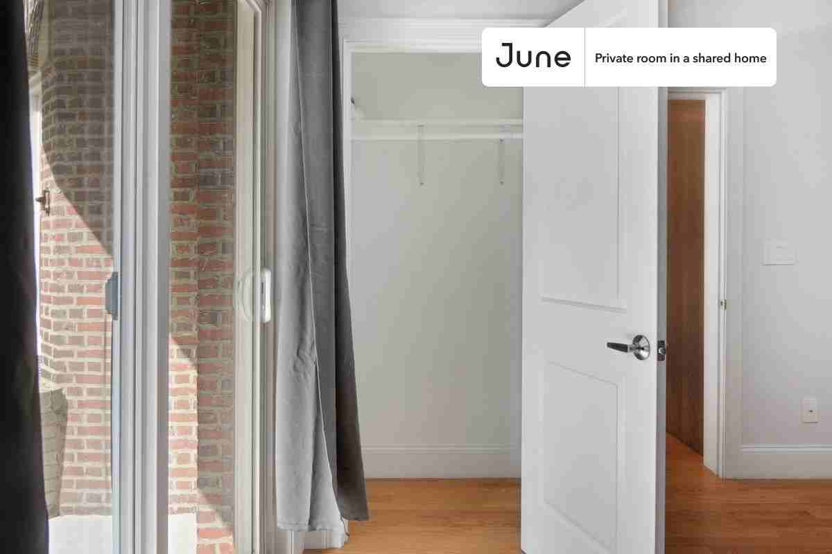 186 Kelton St #E - Photo 4 of 16